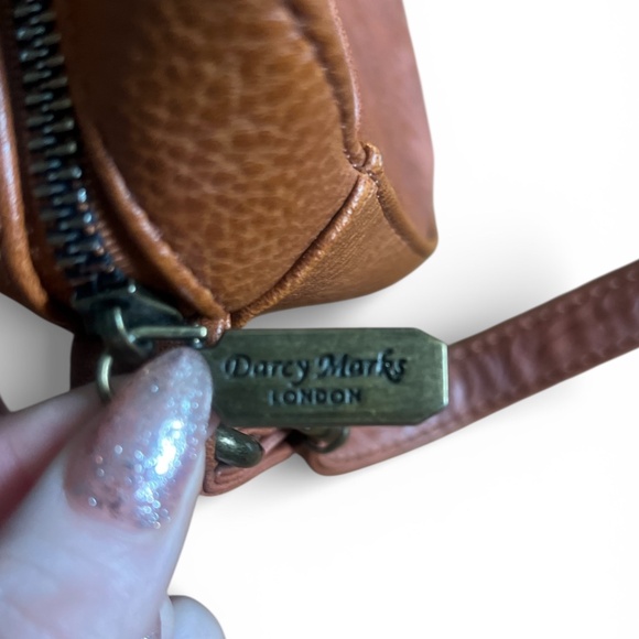 Darcy Marks London Brown Tooled Embossed Leather Crossbody Bag - Picture 3 of 5